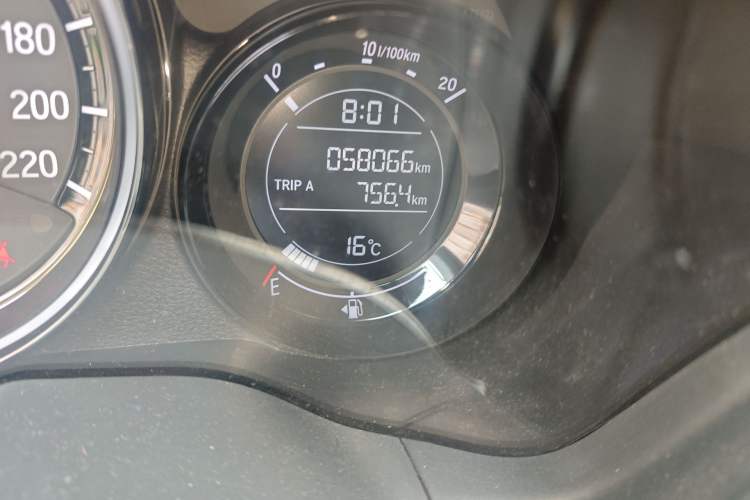 Used Honda XR-V 2017 1.5L LXi CVT Classic Edition Odometer Close Up