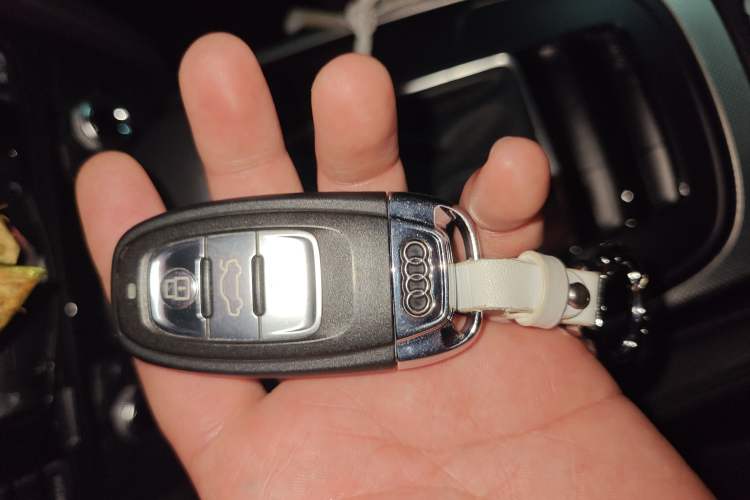 Used Audi A5 2013 Coupe 40 TFSI Vehicle Key