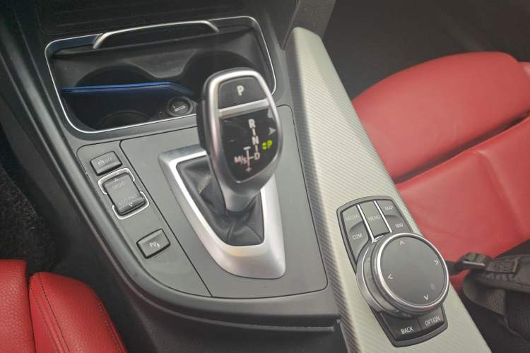 Used BMW 3 Series 2018 330i M Sport Night Edition Gear Lever