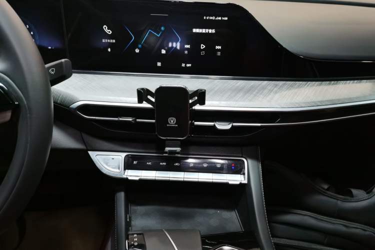 Used Changan Eado 2022 PLUS Blue Whale NE 1.4T GDI DCT Prestige Edition