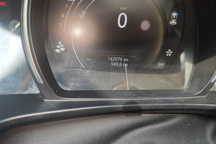 Used Renault Koleos 2017 2.5L 4x4 Flagship Edition Odometer Close Up