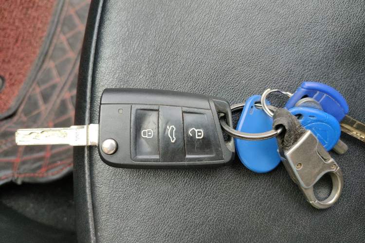 Used Skoda Octavia 2016 1.6L Manual Smart Drive Version
