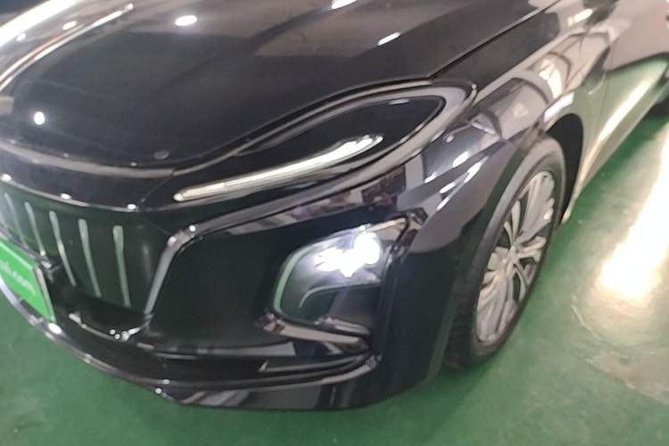 Used Hongqi E-QM5 2022 431 km Charge & Enjoy Edition