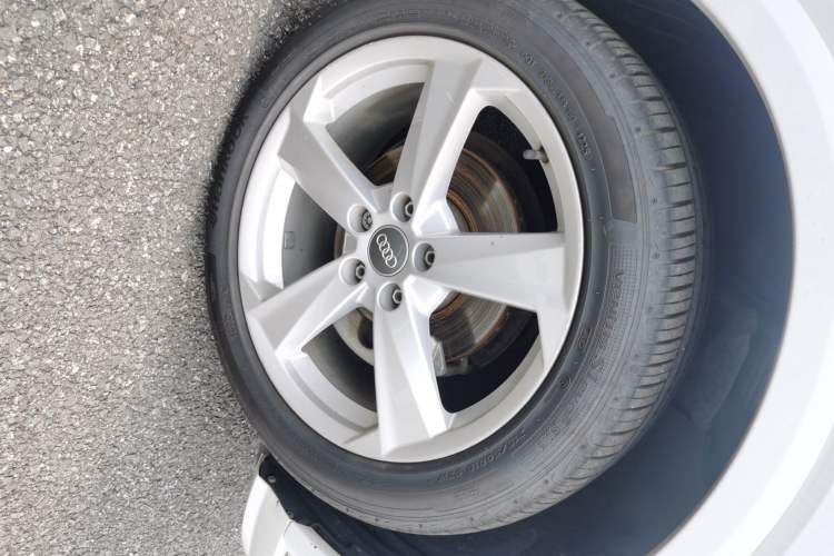 Used Audi Q2L 2020 35 TFSI Fashionable and Elegant Model Right Front Wheel Hub