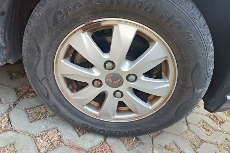 Used Wuling Hongguang 2013 1.2L S Comfort Model China IV Standard Right Front Wheel Hub