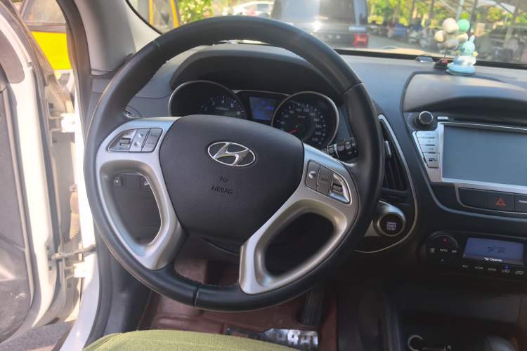 Used Hyundai ix35 2015 2.0L Automatic 2WD Smart Version China V Standard
