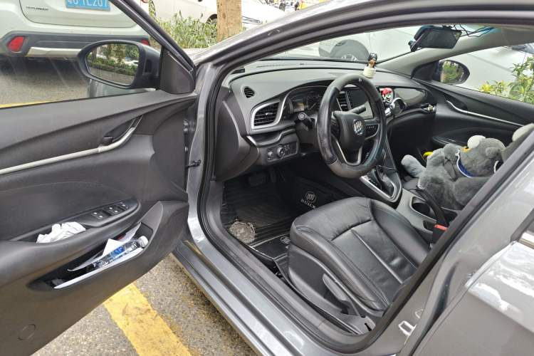 Used Buick Excelle GX 2018 18T Automatic Elite Model Driver Seat