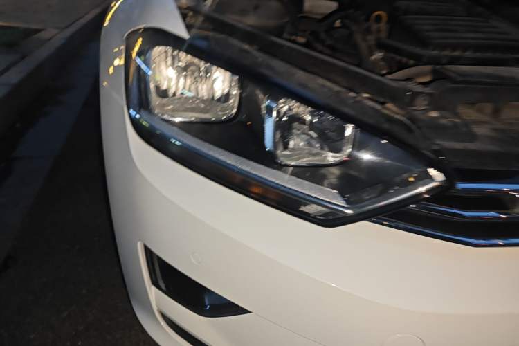 Used Volkswagen Golf Sportsvan 2016 280TSI Automatic Luxury Model Right Front Headlight