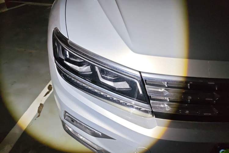 Used Volkswagen Tiguan L 2017 330TSI Automatic Two-Wheel Drive Flagship Edition Right Front Headlight