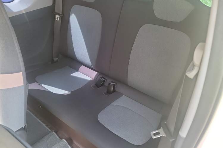 Used Wuling Hongguang MINIEV 2022 Macaron Premium Model – Lithium Iron Phosphate Left Rear Seat