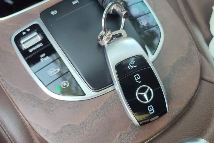 Used Mercedes-Benz E-Class 2019 Restyled E 300 L Luxury Edition
