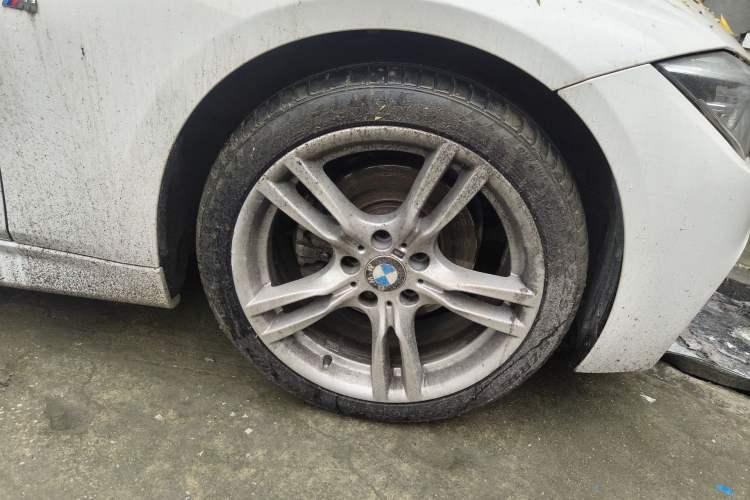 Used BMW 3 Series 2017 320i M Sport Right Front Wheel Hub
