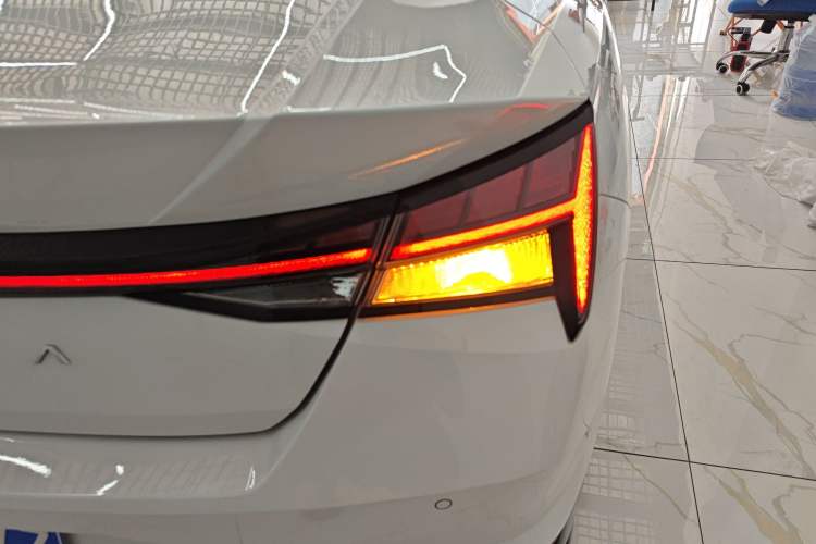 Used Hyundai Elantra 2021 1.5L CVT LUX Prestige Edition Right Rear Taillight