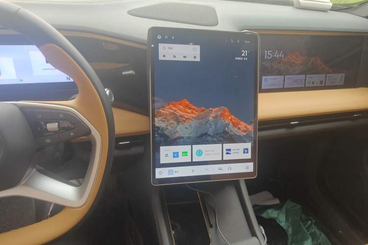 Used Geely Galaxy L7 2024 1.5T 115 km MAX Dragon Edition Audio And AC Panel