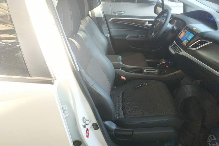 Used Honda Jade 2017 1.8L automatic Comfort version 5 seats