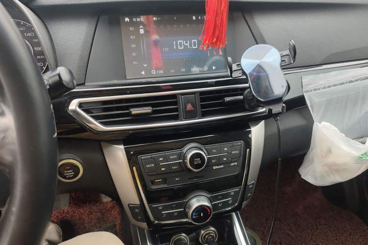 Used Zotye Domy X5 2015 1.5T Manual Luxury Version China IV Standard
