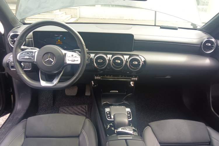 Used Mercedes-Benz A-Class 2019 A 200 L Sport Sedan Center Console
