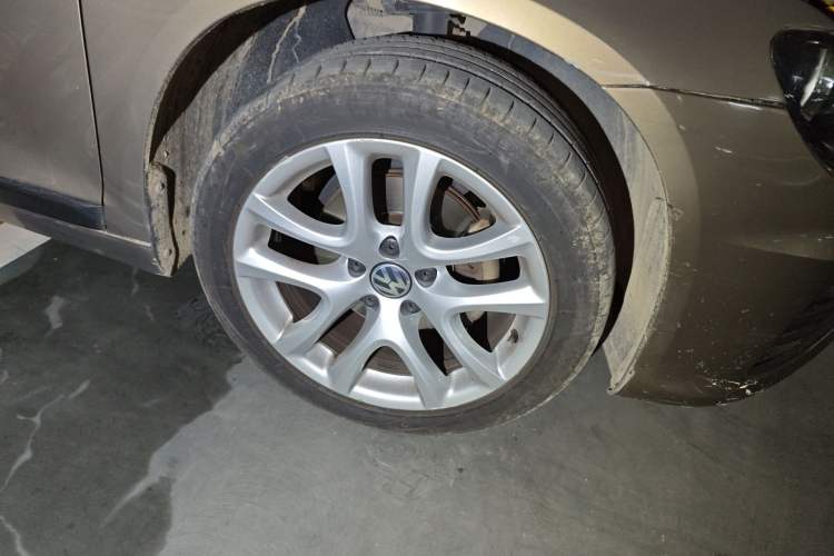 Used Volkswagen Scirocco 2015 1.4TSI Fashion Edition Right Front Wheel Hub