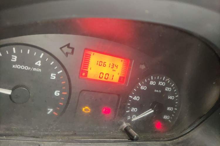 Used Wuling Rongguang 2012 1.2L Extended Basic Version LJY Odometer Close Up