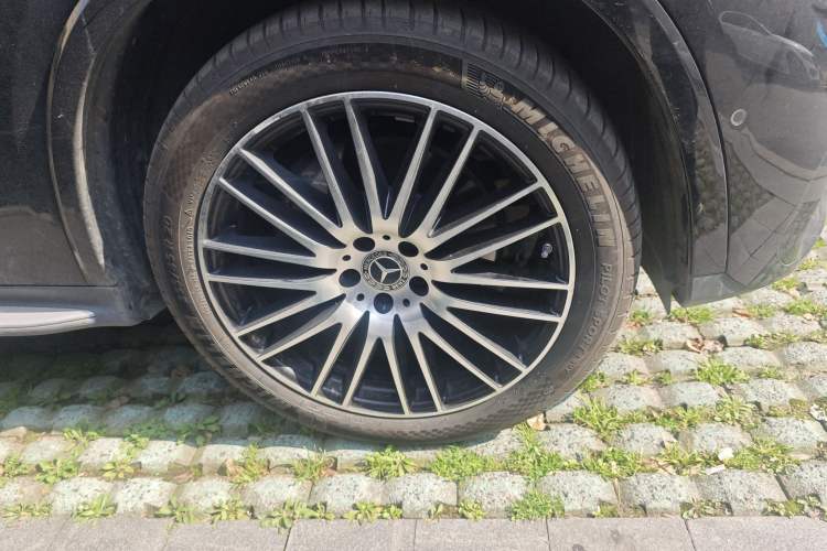 Used Mercedes-Benz GLC 2024 GLC 300 L 4MATIC Luxury Model 5 Seats