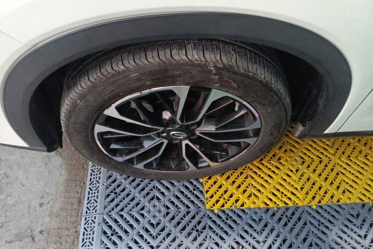 Used GAC Trumpchi GS4 PLUS 2021 270T Automatic Galaxy Edition Left Front Wheel Hub