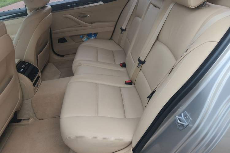 Used BMW 5 Series 2014 525Li Leading Model
