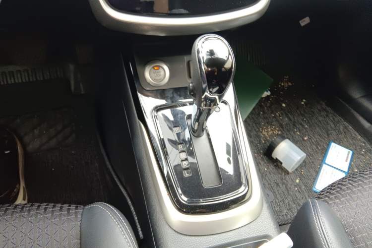 Used Nissan Tiida 2019 1.6L CVT Smart Drive Version China VI Standard Gear Lever