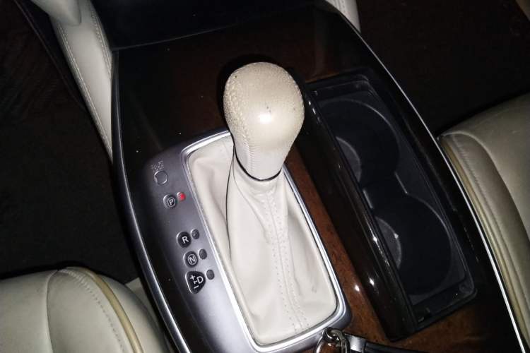 Used Infiniti JX 2013 JX35 4x4 All-Terrain Edition Gear Lever