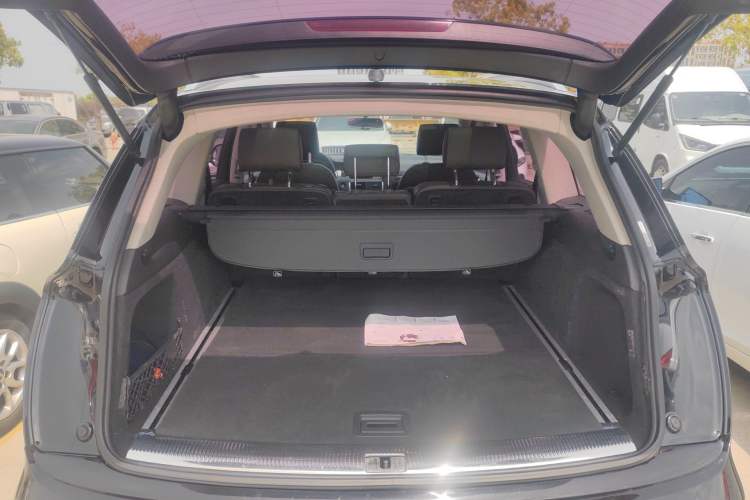 Used Audi Q7 2015 35 TFSI Ambition Edition Trunk