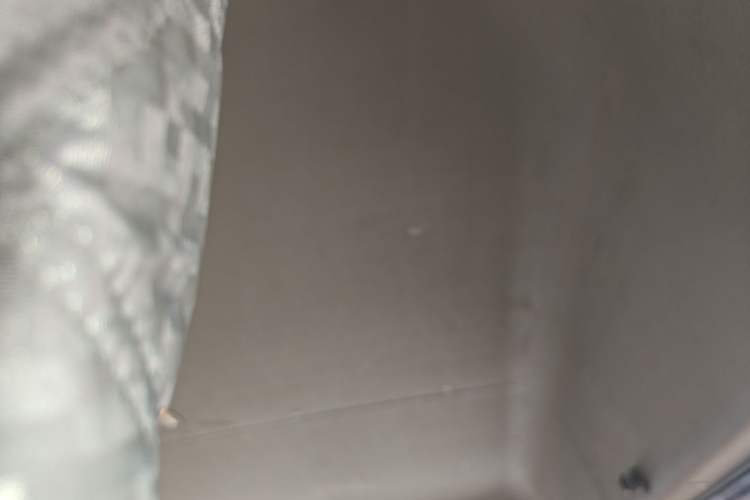 Used SAIC MAXUS Xintu V80 2018 2.5T AMT Elite Edition Short Wheelbase Mid-Roof Design 5-6 Seater Headliner