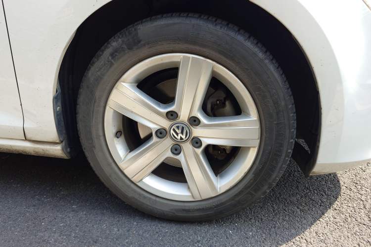 Used Volkswagen Golf 2017 1.6L Automatic Comfort Million-Vehicle Anniversary Edition