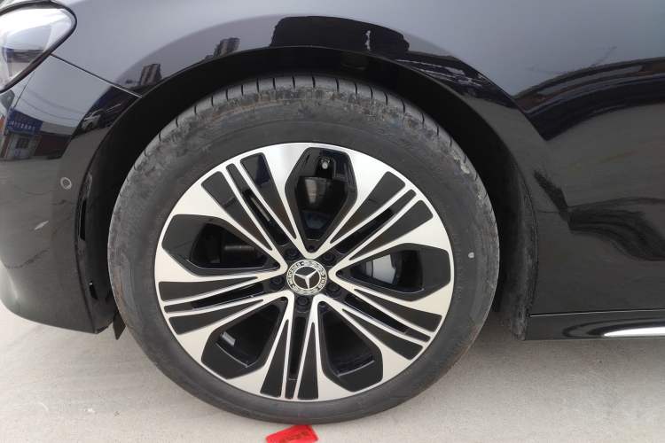 Used Mercedes-Benz E-Class 2025 Facelift E 300 L Luxury Edition
