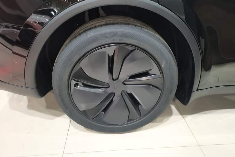 Used Tesla Model Y 2026 Rear-Drive Model
