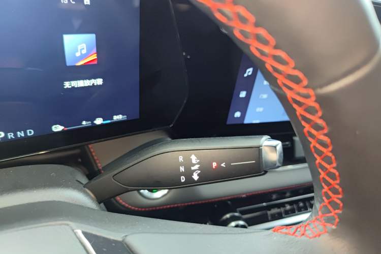 Used Chevrolet Equinox Plus 2024 102km RS Flagship Edition Gear Lever