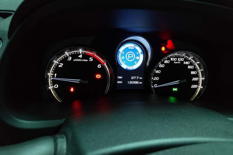 Used Isuzu mu-X 2020 1.9T Diesel Automatic 2WD Jingyue Edition 5 Seats China VI Standard Instrument Cluster