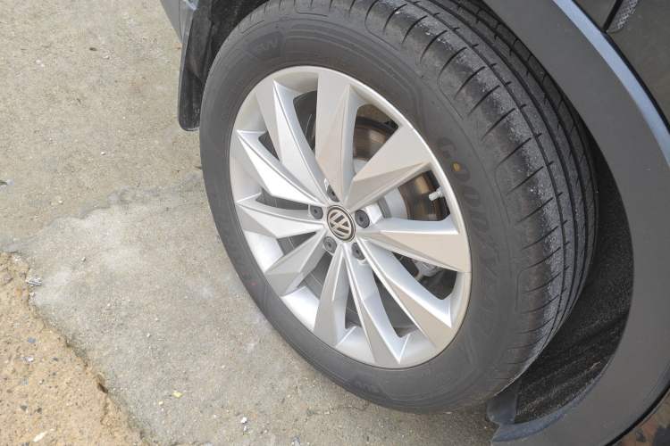 Used Volkswagen Tayron 2020 380TSI Four-Wheel Drive Luxury Connect Pro Edition Right Rear Wheel Hub