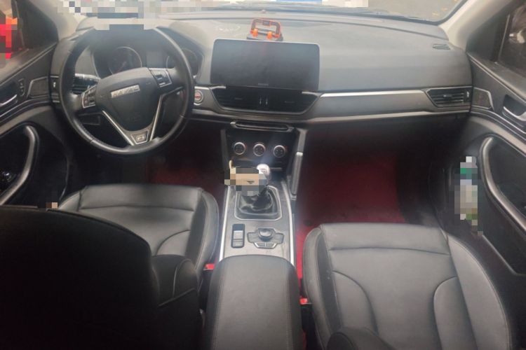 Used Haval H6 2019 Sport Edition 1.5T Manual Two-Wheel Drive Elite Model China VI Standard Center Console