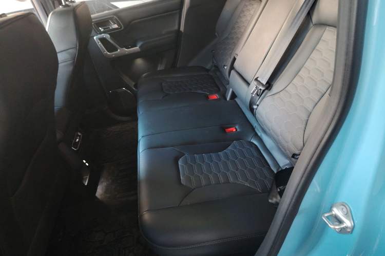 Used 212 T01 2025 2.0T Changfeng
