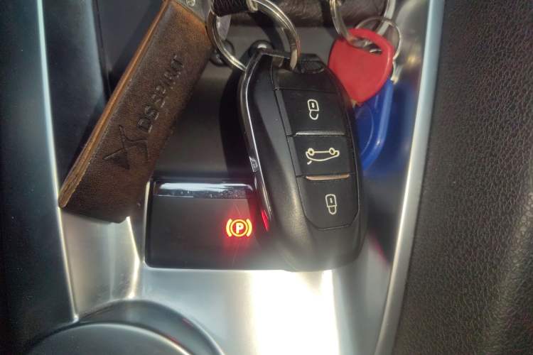 Used DS 6 2016 1.6T Luxury Edition THP160
