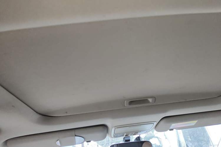 Used Honda CR-V 2016 2.0L two-wheel drive Urban Edition Headliner