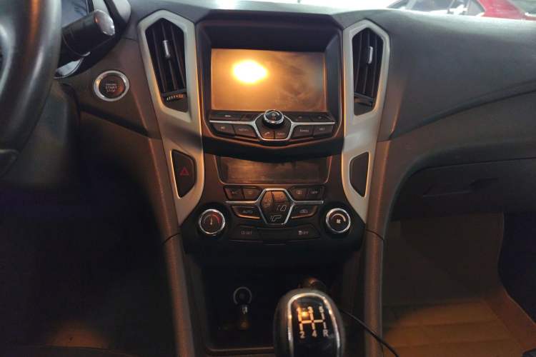 Used Chery Arrizo 7 2015 1.5T Manual ZhiXiang Edition