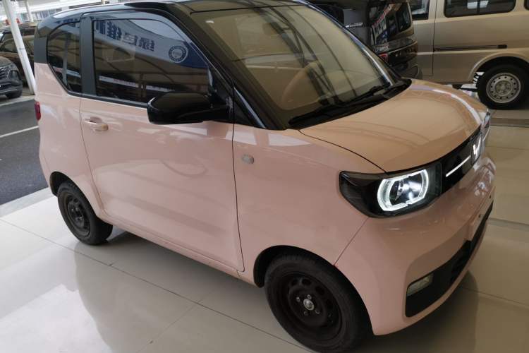 Used Wuling Hongguang MINIEV 2022 Macaron Premium Model – Lithium Iron Phosphate Front Right 45 Deg