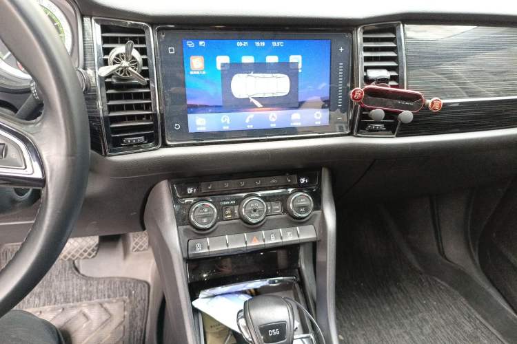 Used Skoda Kodiaq 2018 TSI330 7-Seater Two-Wheel-Drive Luxury Enjoyment Edition Audio And AC Panel