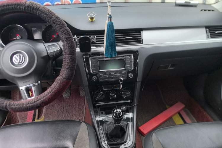 Used Volkswagen Bora 2015 Zhuihui Edition 1.6L Manual Comfort Model