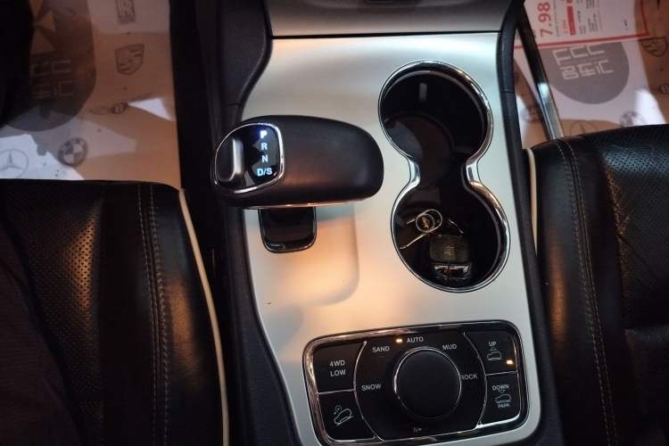 Used Jeep Grand Cherokee 2015 3.6L Luxury Navigation Edition
