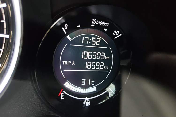 Used Honda XR-V 2017 1.8L EXi CVT Comfort Version Odometer Close Up