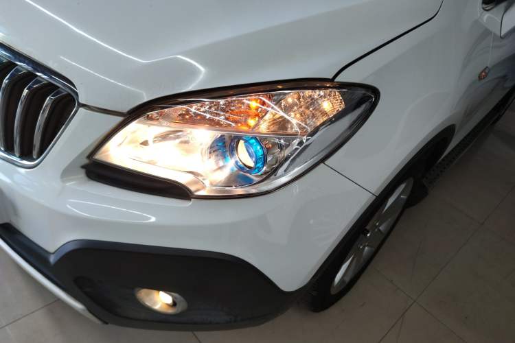 Used Buick Encore 2015 1.4T Automatic Two-Wheel Drive Urban Elite Version
