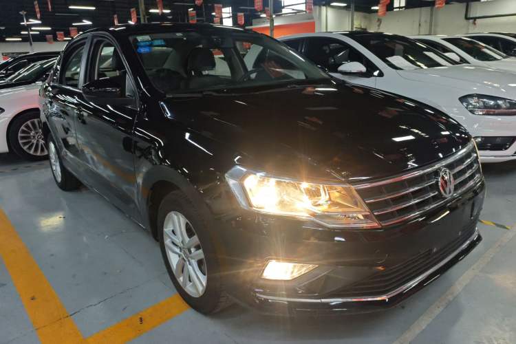 Used Volkswagen Jetta 2017 1.5L Automatic Comfort Model Front Right 45 Deg