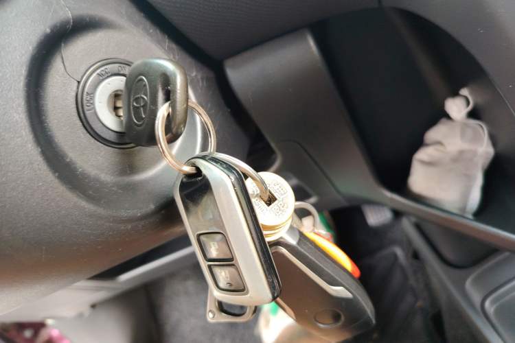 Used Toyota Yaris 2009 1.6E Automatic Comfort Edition Vehicle Key