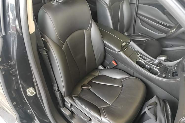 Used Buick Envision 2014 28T Four-Wheel Drive Elite Model Right Front Seat